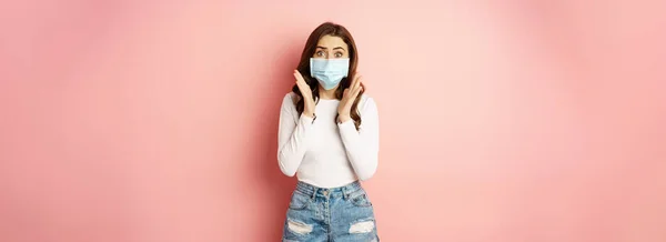 Covid Quarantine Concept Stylish Girl Medical Face Mask Looking Worried — 图库照片