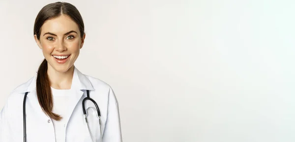 Smiling Woman Doctor Physician Appointment Looking Happy Confident Wearing White — Stok fotoğraf