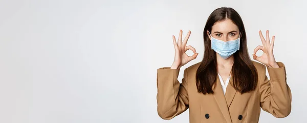 Workaplce Pandemic Concept Close Portrait Business Woman Showing Okay Signs — Stockfoto
