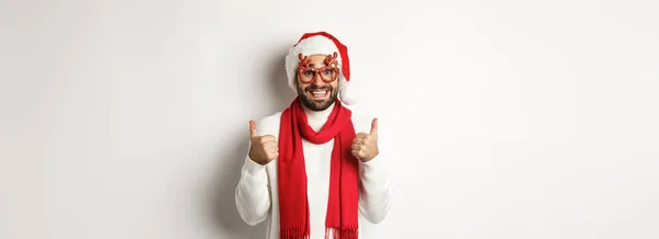 Рождество Новый Год Концепция Празднования Взволнованный Мужчина Шляпе Санта Клауса — стоковое фото