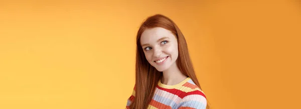 Dwaas Flirterig Goed Uitziende Roodharige Meisje Het Maken Van Eerste — Stockfoto