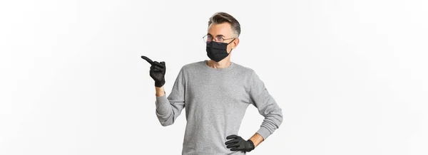 Concept Coronavirus Lifestyle Quarantine Intrigued Middle Aged Man Medical Mask — Stock Photo, Image