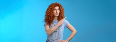 Yaşam tarzı. Kararsız, aptal, çekingen, tatlı, kıvırcık saçlı, kızıl saçlı, kuşkulu, kararsız, fikrini soran, sol üst köşedeki kameraya bak..