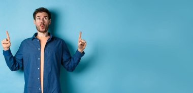 Şaşırmış genç bir adamın görüntüsü, 