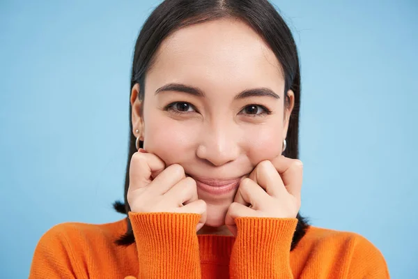Güzellik Refah Genç Mutlu Asyalı Kadının Portresi Gülümseyen Samimi Duygular — Stok fotoğraf
