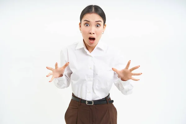 Portrait Frustrated Corporate Woman Gasps Looks Terrified Scared Smth Shocking — Stock Photo, Image