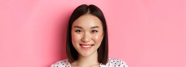 Concepto Belleza Estilo Vida Cabeza Hermosa Mujer Asiática Sonriendo Mirando —  Fotos de Stock