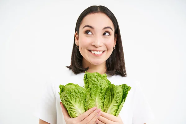 Nutrición Vegetariana Sonriente Joven Feliz Mira Repollo Auto Crecido Comer — Foto de Stock