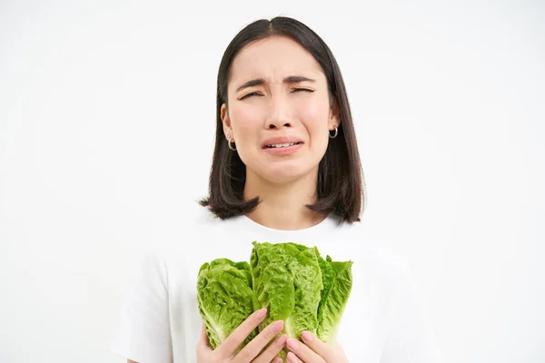 Gezonde Voeding Rauw Voedsel Droevige Ongelukkige Aziatische Vrouw Met Verse — Stockfoto