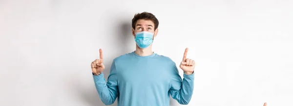 Coronavirus Health Quarantine Concept Curious Guy Reading Banner Top Looking — Stock Photo, Image