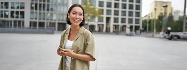 Portrait Asian Woman Standing Street City Square Holding Mobile Phone — Stock Photo, Image