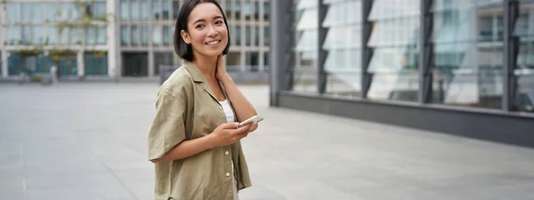 Portrait Asian Woman Walking City Street Style Shot Girl Smartphone — Stock Photo, Image