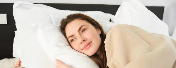 Portrait Happy Beautiful Young Woman Resting Bed Wearing Pyjamas Hugging — Stock Photo, Image
