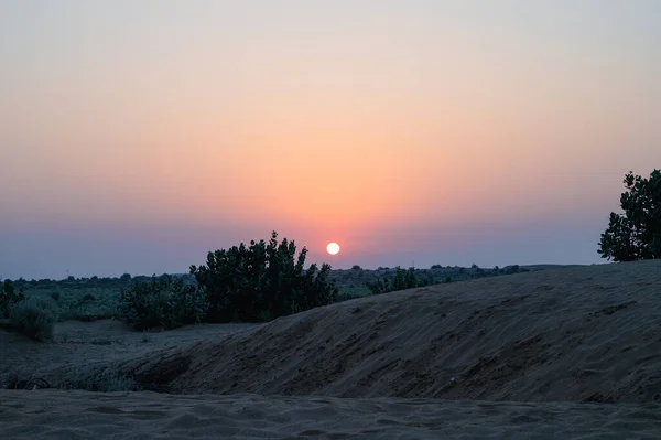 Солнце Восходит Горизонте Пустыни Тар Раджастан Индия Туристы Всей Индии — стоковое фото