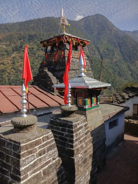 Mukhumath Temple Himalayan Mountains Background Garhwal Himalayas Uttarakhand India — Stockfoto