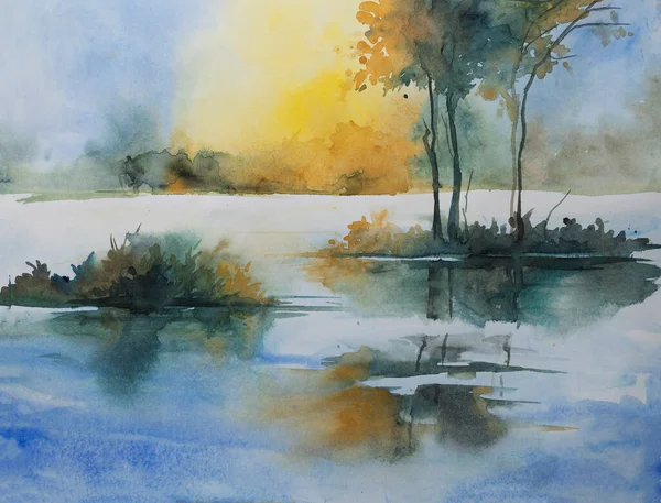 湖の穏やかな水に木々の反射と水平線の美しい水の色の日の出 手漉きの紙 ブラシや塗料で塗装 手作り水彩画イラスト — ストック写真