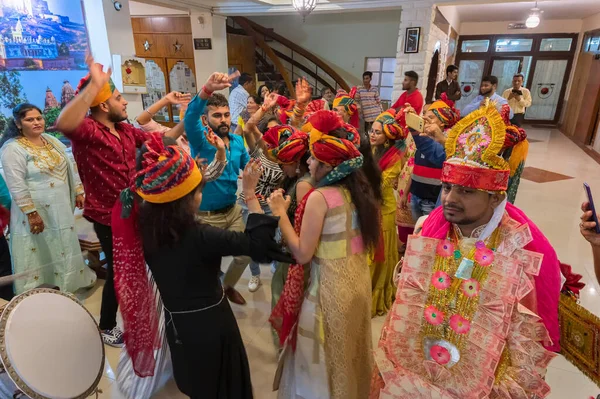 Jodhpur Rajasthan Índia 2019 Senhoras Vestindo Turbantes Tradicionais Casamento Coloridos — Fotografia de Stock