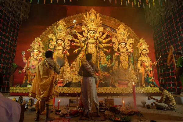 Howrah Westbengalen Indien Oktober 2022 Hindu Priester Beten Die Göttin — Stockfoto