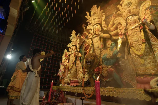 Хаура Западная Бенгалия Индия Октября 2022 Года Индуистские Священники Поклоняются — стоковое фото