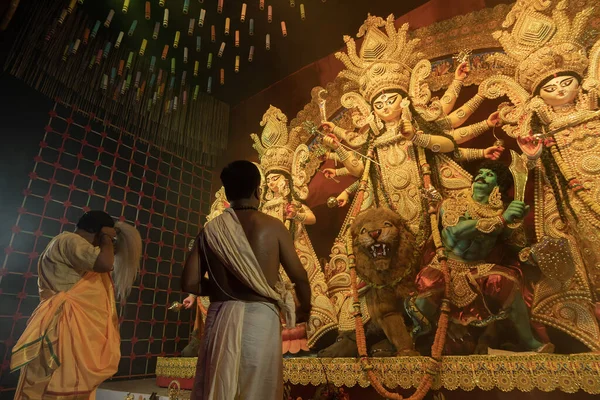 Howrah Westbengalen Indien Oktober 2022 Hindu Priester Verehren Die Göttin — Stockfoto