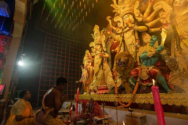 Howrah Bengal Zachodni Indie Października 2022 Hinduscy Kapłani Modlący Się — Zdjęcie stockowe