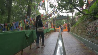 Darjeeling, Batı Bengal, Hindistan-11.08.2023: Mahakal Tapınağı ya da Mahakal Mandir 'deki Hindu tapınağı, Shiva' ya adanmış ve Hindu ve Budist dinlerinin barış içinde bir karışımıdır..