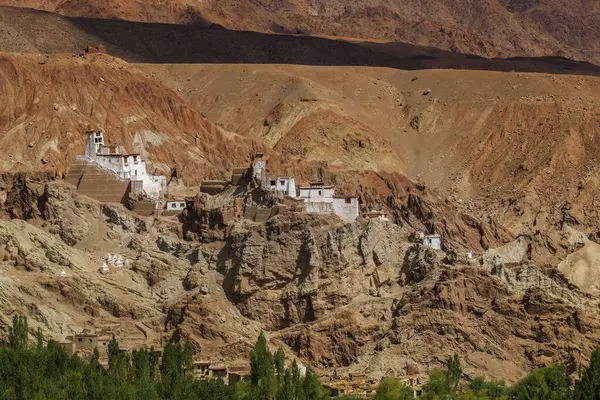 stock image Basgo or Bazgoo, a village situated on the bank of the Indus river in Leh district, Ladakh, India. Ancient cultural and political centre, Basgo Monastery and historical ruins with Himalayan mountains.