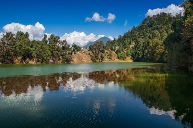 Sacred Devariyatal, Deoria Tal, Devaria or Deoriya, an emerald lake with miraculous reflections of Chaukhamba peaks on its crystal clear water. Chaukhamba peaks, Garhwal Himalayas, Uttarakahnd, India.
