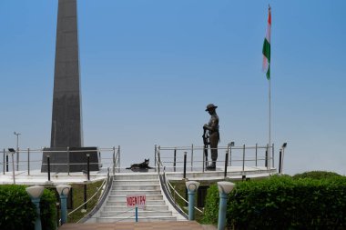 Darjeeling, Batı Bengal, Hindistan-20.08.2023: Popüler turizm merkezi, Batasia döngüsünün ünlü savaş anıtı, Hint Ordusu Gorkha askerlerinin anıtı. Unesco dünya mirası bölgesi, Himalaya musonu.