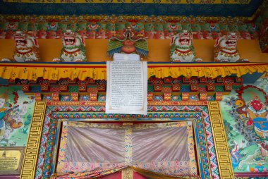 Darjeeling, Batı Bengal, Hindistan - 20.08.2023: Ghum Manastırı 'nın güzel manzarası. Görüntü izinle alındı. Buddist Manastırı içinde barışçıl, sakin ve dindar bir ortam.