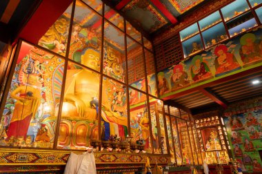Darjeeling, Batı Bengal, Hindistan - 20.08.2023: Ghum Manastırı 'nın güzel manzarası. Görüntü izinle alındı. Buddist Manastırı içinde barışçıl, sakin ve dindar bir ortam.