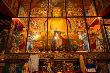 Darjeeling, Batı Bengal, Hindistan - 20.08.2023: Ghum Manastırı 'nın güzel manzarası. Görüntü izinle alındı. Buddist Manastırı içinde barışçıl, sakin ve dindar bir ortam.