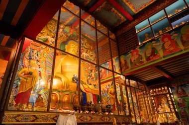 Darjeeling, Batı Bengal, Hindistan - 20.08.2023: Ghum Manastırı 'nın güzel manzarası. Görüntü izinle alındı. Buddist Manastırı içinde barışçıl, sakin ve dindar bir ortam.