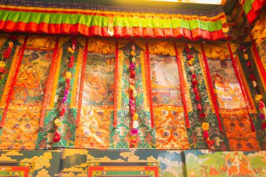 Budist Thangka - pamuk üzerinde bir Tibet Budist tablosu, ya da ipek uygulaması - Ralong, Sikkim, Hindistan 'da bir manastırda. İzinle resim çekimi.