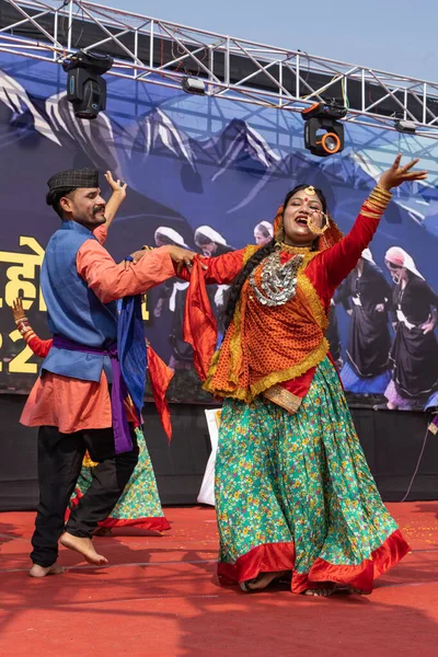 Ocak 2023 Uttarakhand Hindistan Haldwani Kentinde Geleneksel Dans Kıyafetleri Giyen — Stok fotoğraf