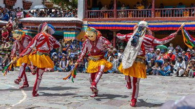 17 Haziran 2024 'te Leh, Ladakh Hindistan' daki Hemis Festivali sırasında yapılan 