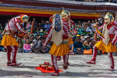 17 Haziran 2024 'te Leh, Ladakh Hindistan' daki Hemis Festivali sırasında yapılan 