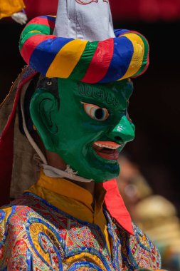 Leh, Ladakh Hindistan 'daki Hemis Manastırı' nda renkli bir maske dansı gerçekleştiriliyor..