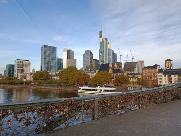 Uitzicht Skyline Van Frankfurt Main Vanaf Eiserner Steg Ijzeren Brug — Stockfoto