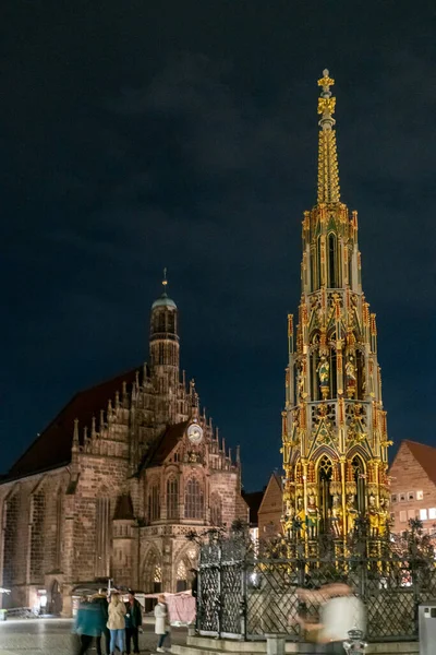 Nuremberg Alemanha Novembro 2022 Bela Fonte Schner Brunnen Com Frauenkirche — Fotografia de Stock