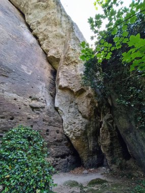 Madara Süvarisi. Bir dağ figüründe ata binen biri..