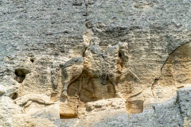 Madara Süvarisi. Bir dağ figüründe ata binen biri..