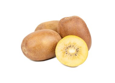 Beyaz arka planda yarı izole edilmiş altın kivi meyvesi yığını