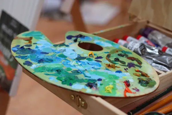 Ressamda boya paleti