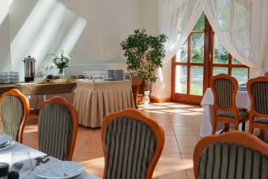 Baltık Denizi 'nde bir restoranın içinde.