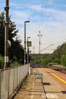 Tren istasyonundaki boş tramvay istasyonu.