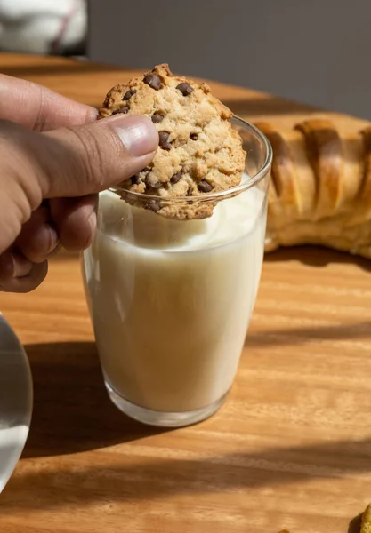 Dipping Exquisite Homemade Chocolate Chip Cookie Glass Fresh Milk Food — Stock Photo, Image