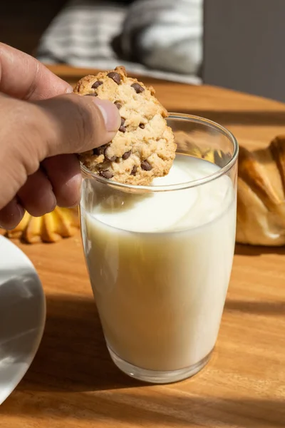 Holding Homemade Chocolate Chip Cookie Dip Glass Fresh Milk Food — Stock Photo, Image