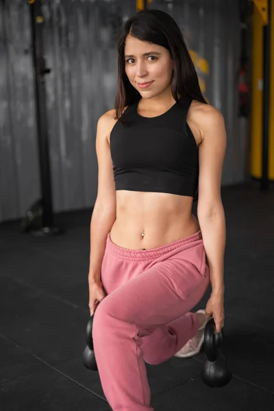 Doing Strength Exercises Dumbbells Gym Beautiful Slim Latin Woman Sportswear — Stock Photo, Image