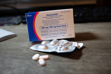 CoVid 19 tedavisi için Paxlovid Nirmatrelvir ve Ritonavir tabletleri